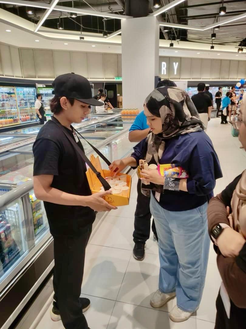 Komugi — Food Sampling Project